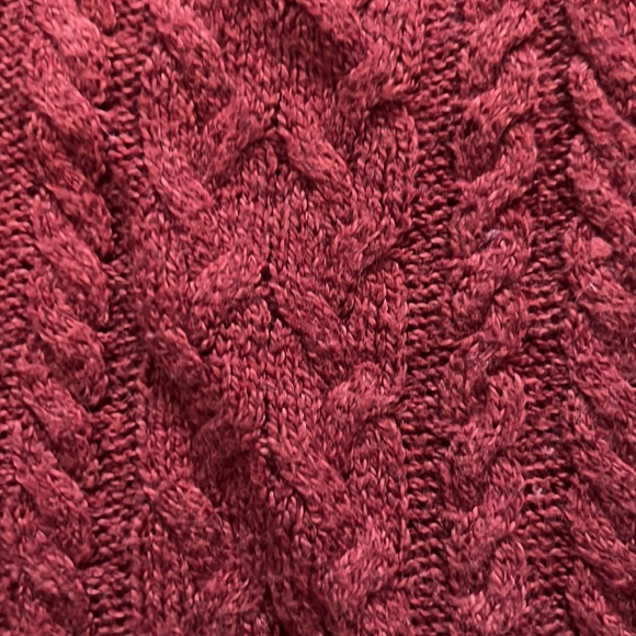 Rust AE Cable Knit - Size XL - Picture 3 of 4